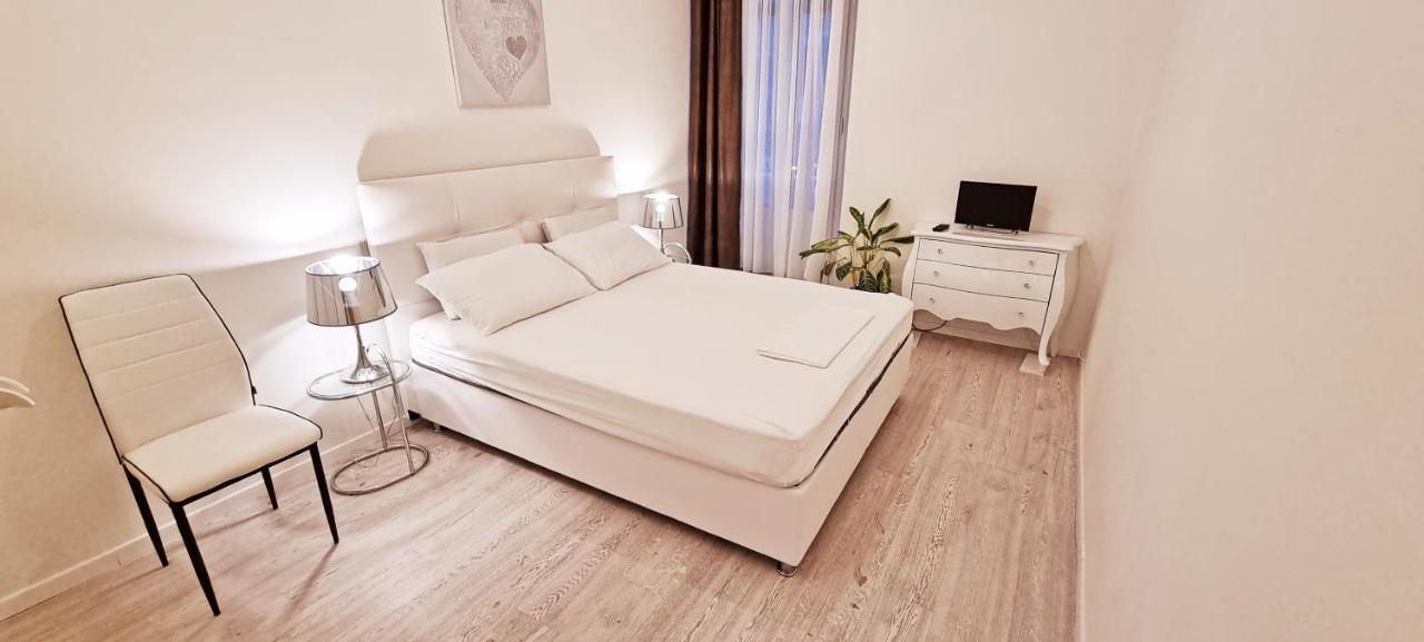 Casa Bianca - 2 Bedroom Design Apartment Terst Exteriér fotografie
