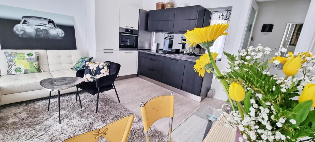 Casa Bianca - 2 Bedroom Design Apartment Terst Exteriér fotografie